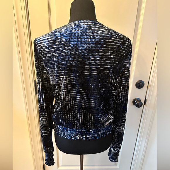 Gorgeous White House Black Mkt Long Sleeve Special Occasion Top- Like NEW - Picture 2 of 12